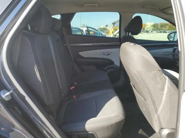 2022 HYUNDAI TUCSON SE  