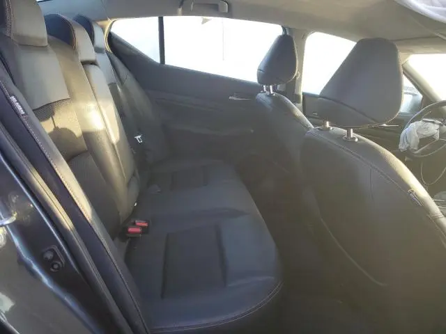 2021 NISSAN ALTIMA SR