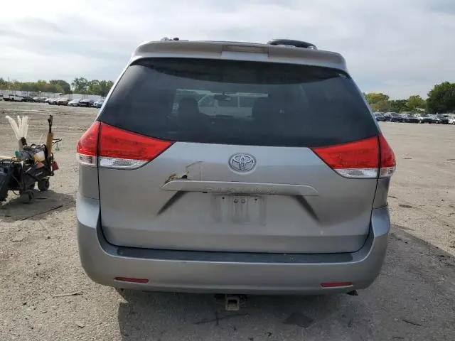 2012 TOYOTA SIENNA LE  