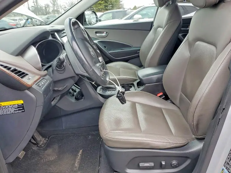 2017 HYUNDAI SANTA FE SE  