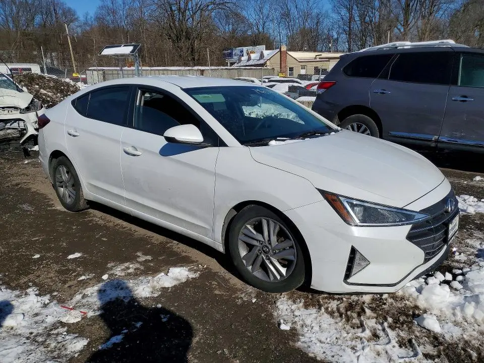 2020 HYUNDAI ELANTRA SEL  