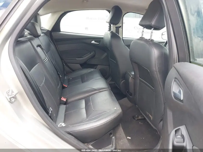 2015 FORD FOCUS SE