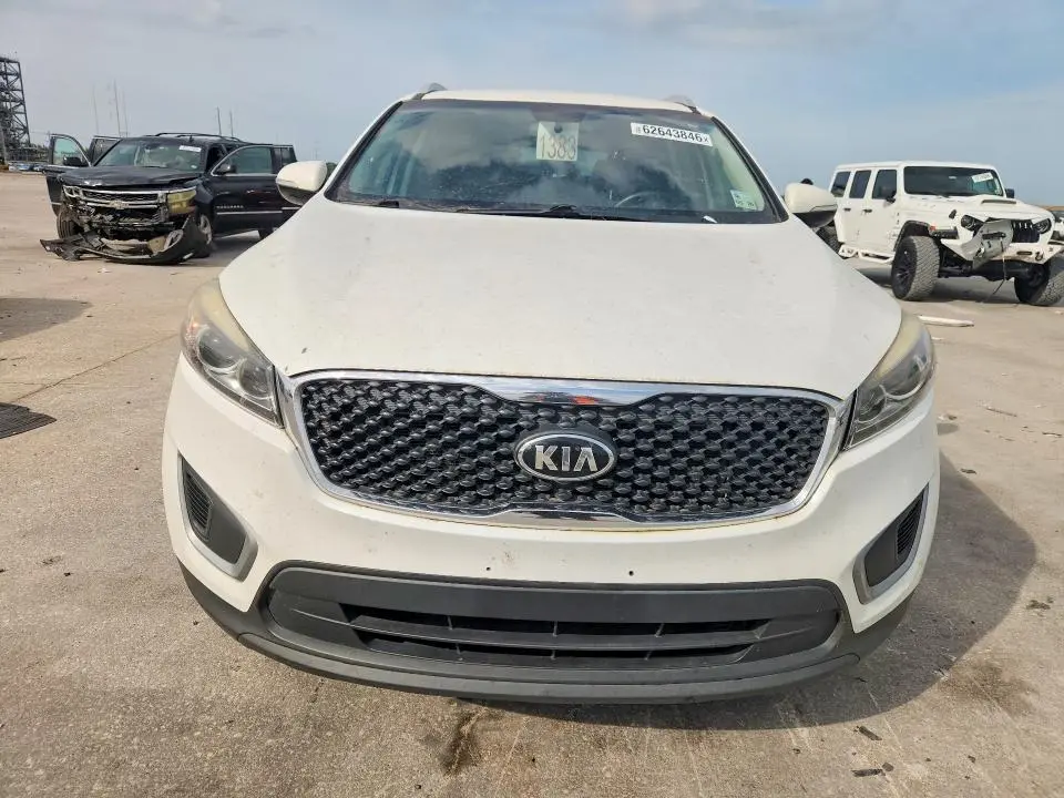 2017 KIA SORENTO LX  