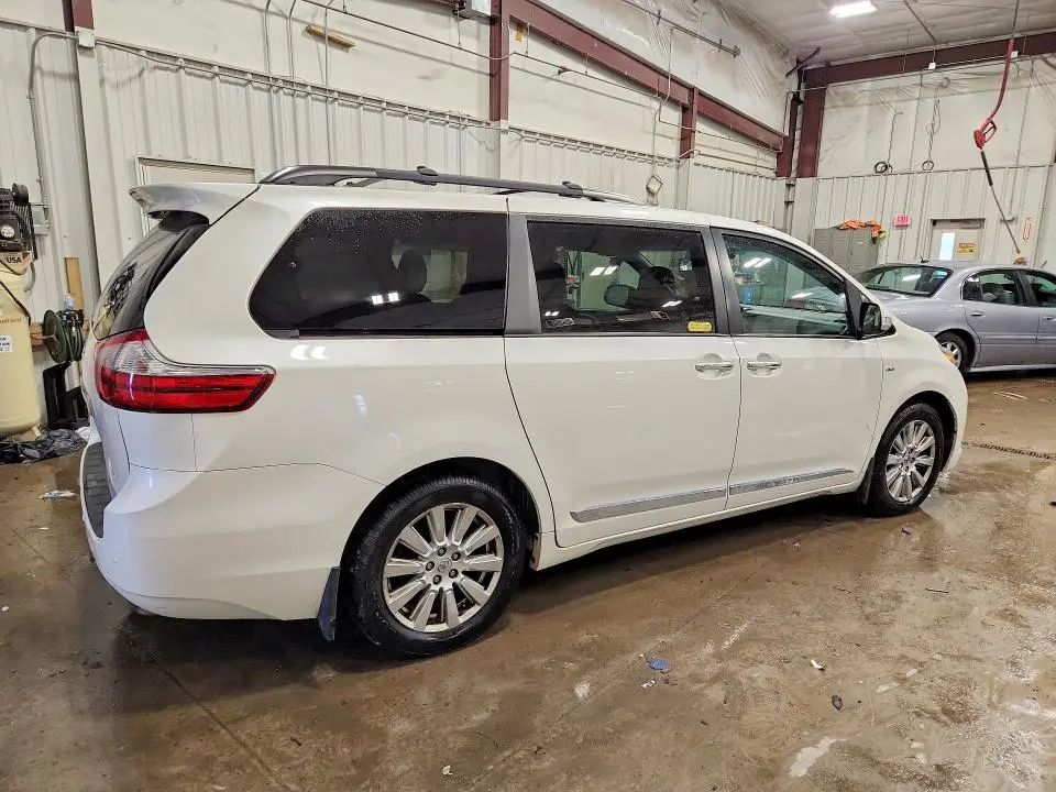 2017 TOYOTA SIENNA LIMITED PREMIUM 7-PASSENGER  