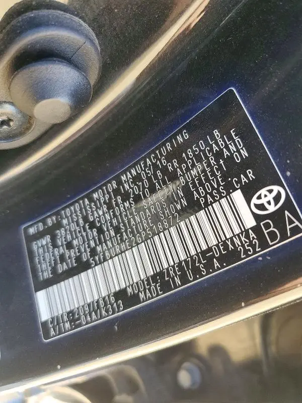 2016 TOYOTA COROLLA LE PLUS  