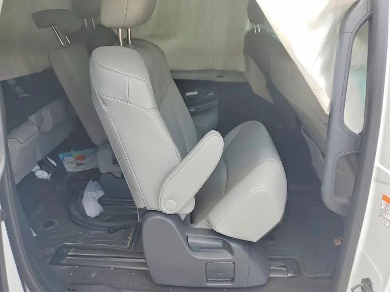 2025 TOYOTA SIENNA XLE 8-PASSENGER  