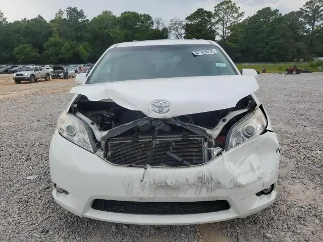 2015 TOYOTA SIENNA XLE  