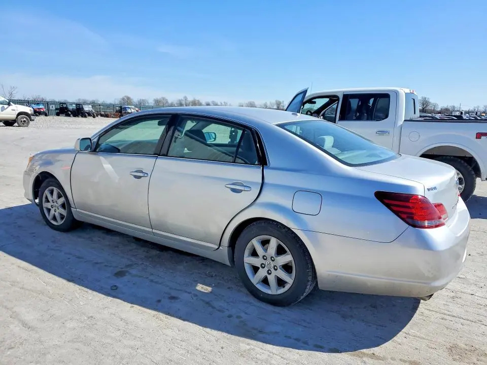 2010 TOYOTA AVALON XL  