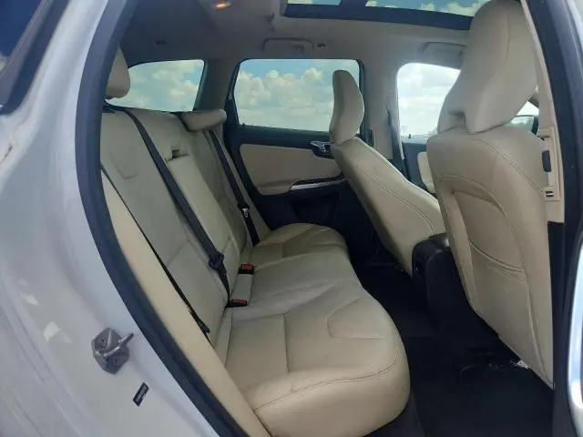 2016 VOLVO XC60 T6 PREMIER  