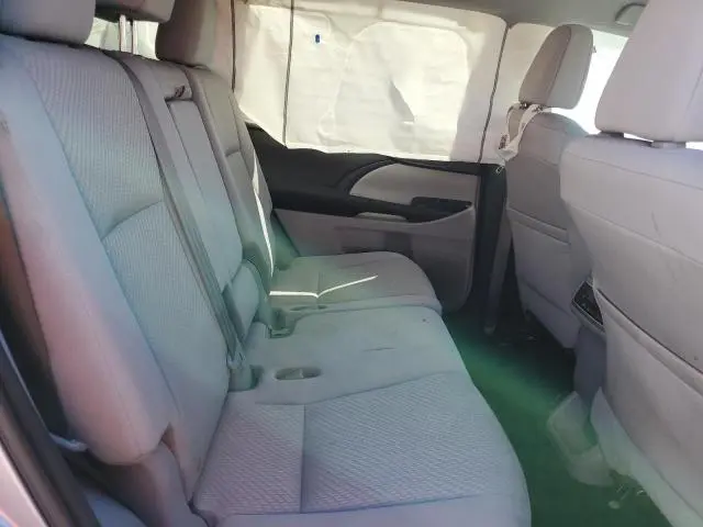 2016 TOYOTA HIGHLANDER LE  