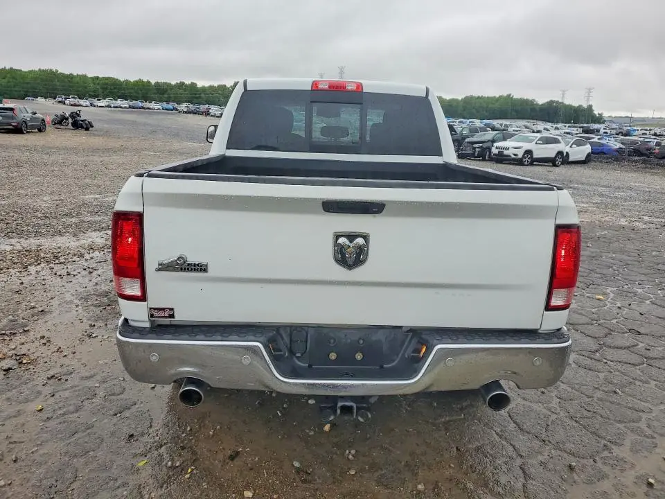 2016 RAM 1500 SLT  