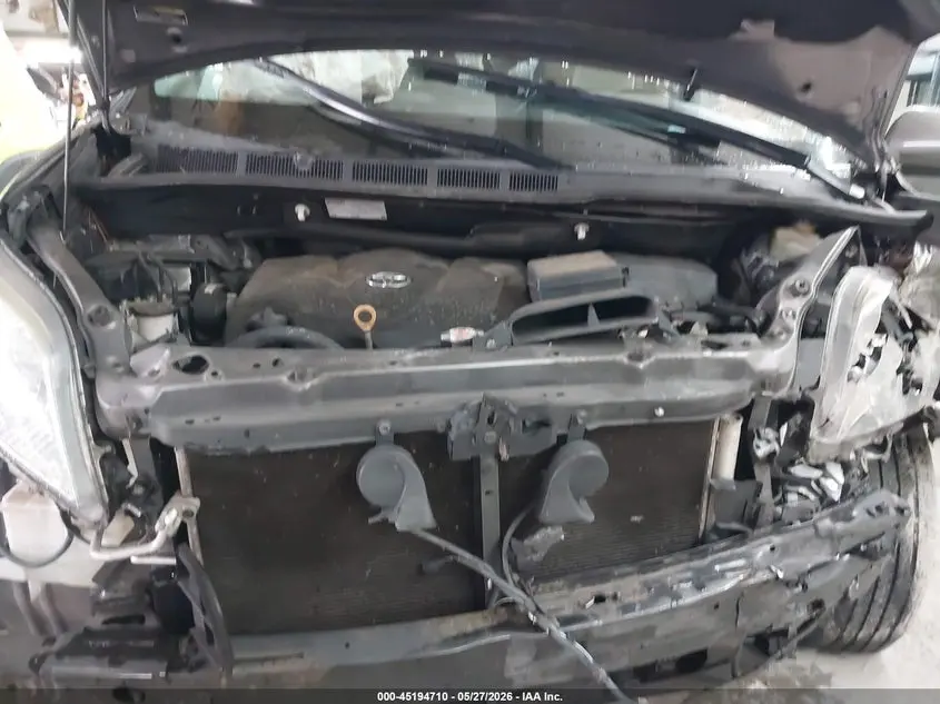 2017 TOYOTA SIENNA LE 8 PASSENGER