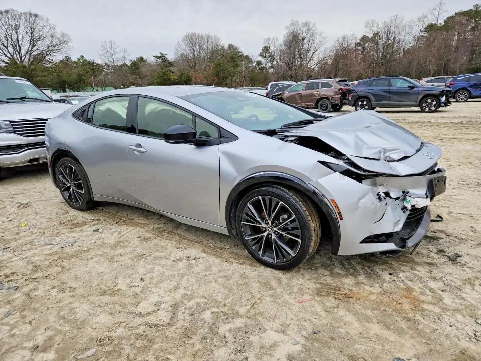 2024 TOYOTA PRIUS XLE  