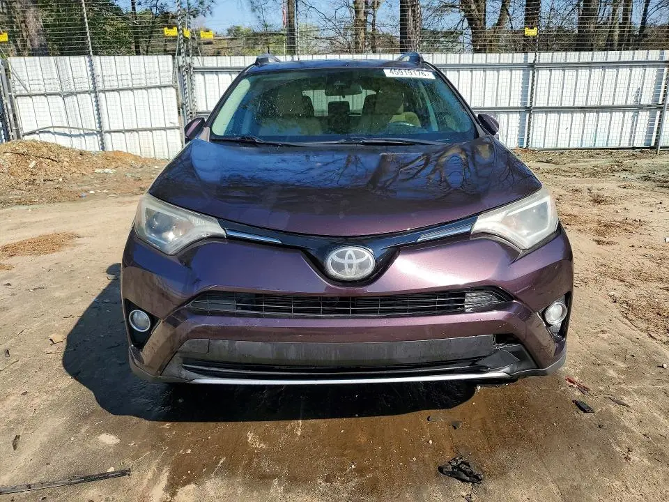 2017 TOYOTA RAV4 XLE  