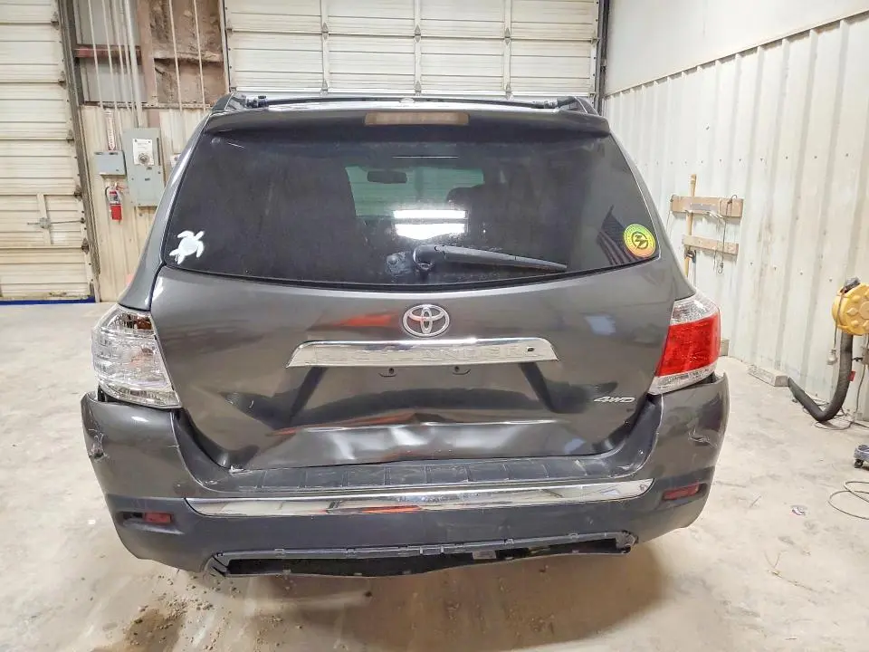 2013 TOYOTA HIGHLANDER LIMITED  
