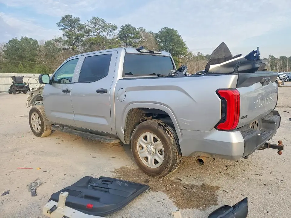 2024 TOYOTA TUNDRA CREWMAX SR  