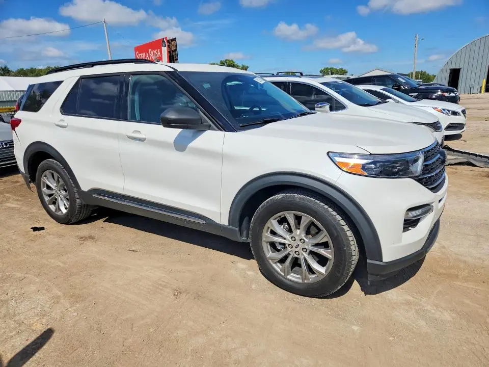 2021 FORD EXPLORER XLT  