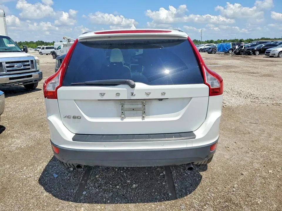 2011 VOLVO XC60 3.2  