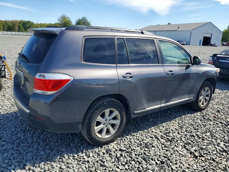 2013 TOYOTA HIGHLANDER PLUS  