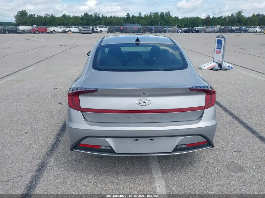 2023 HYUNDAI SONATA SE