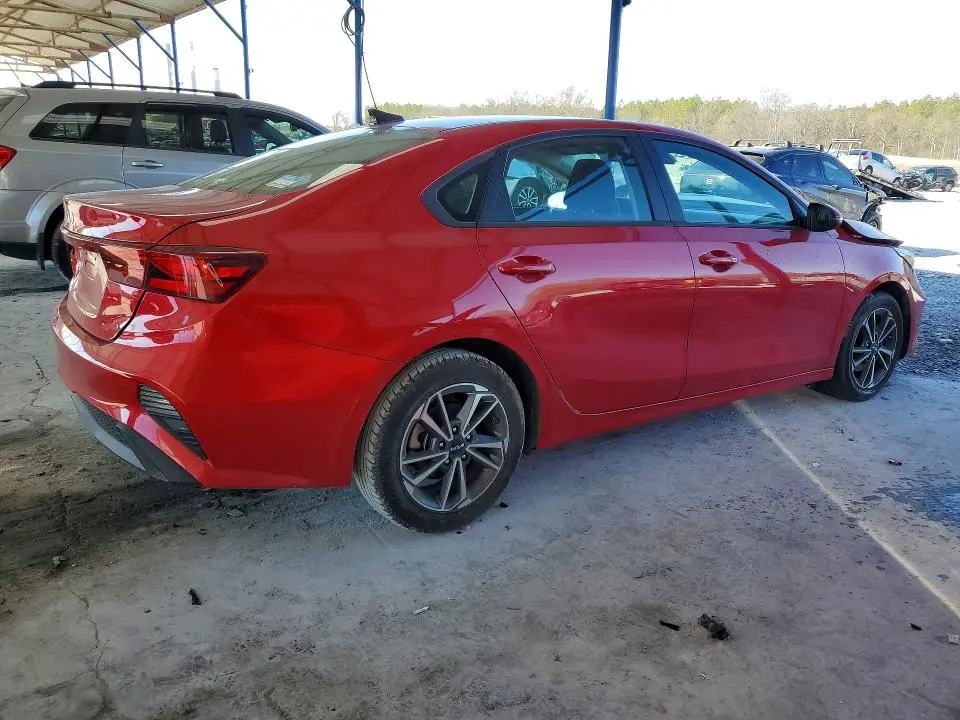 2023 KIA FORTE LX  