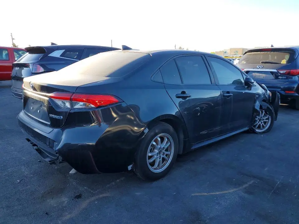 2021 TOYOTA COROLLA LE  