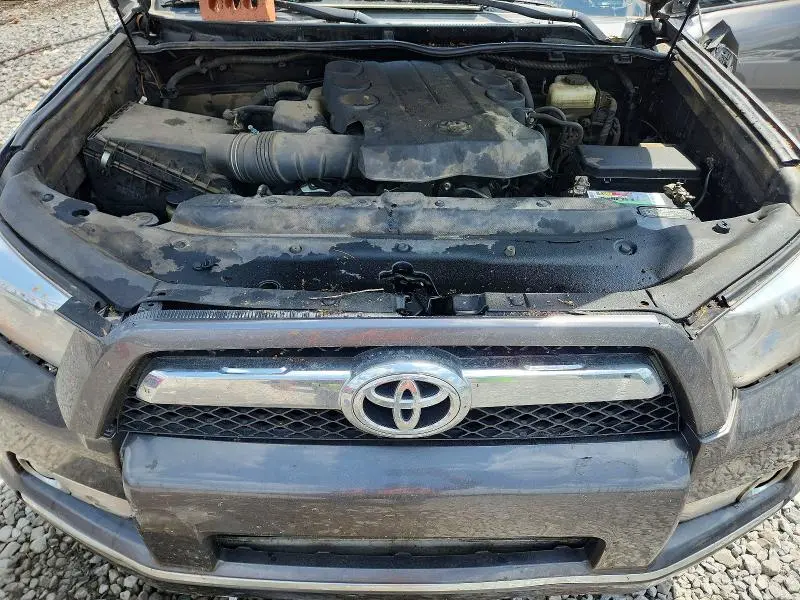 2010 TOYOTA 4RUNNER SR5  