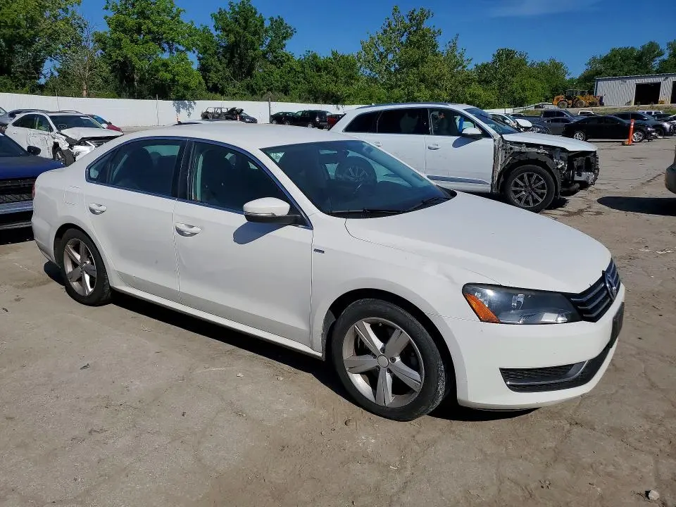 2014 VOLKSWAGEN PASSAT S  