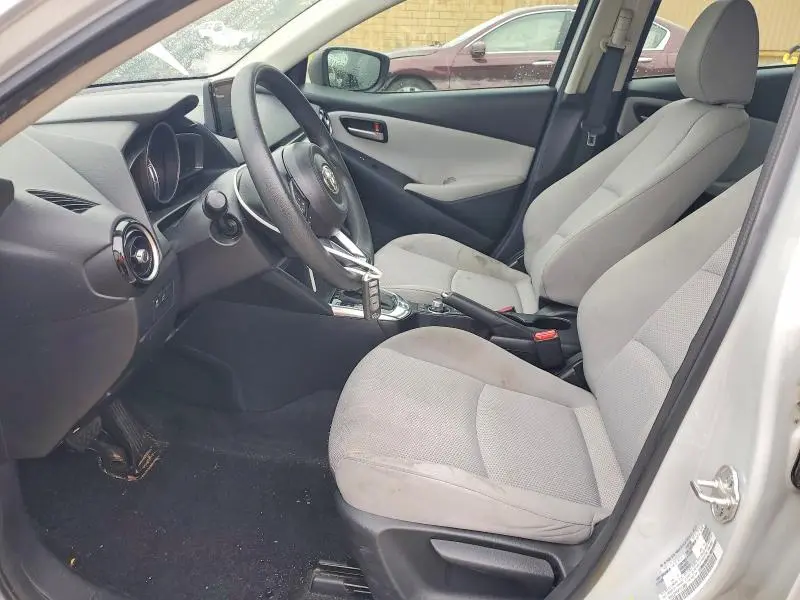 2019 TOYOTA YARIS LE  