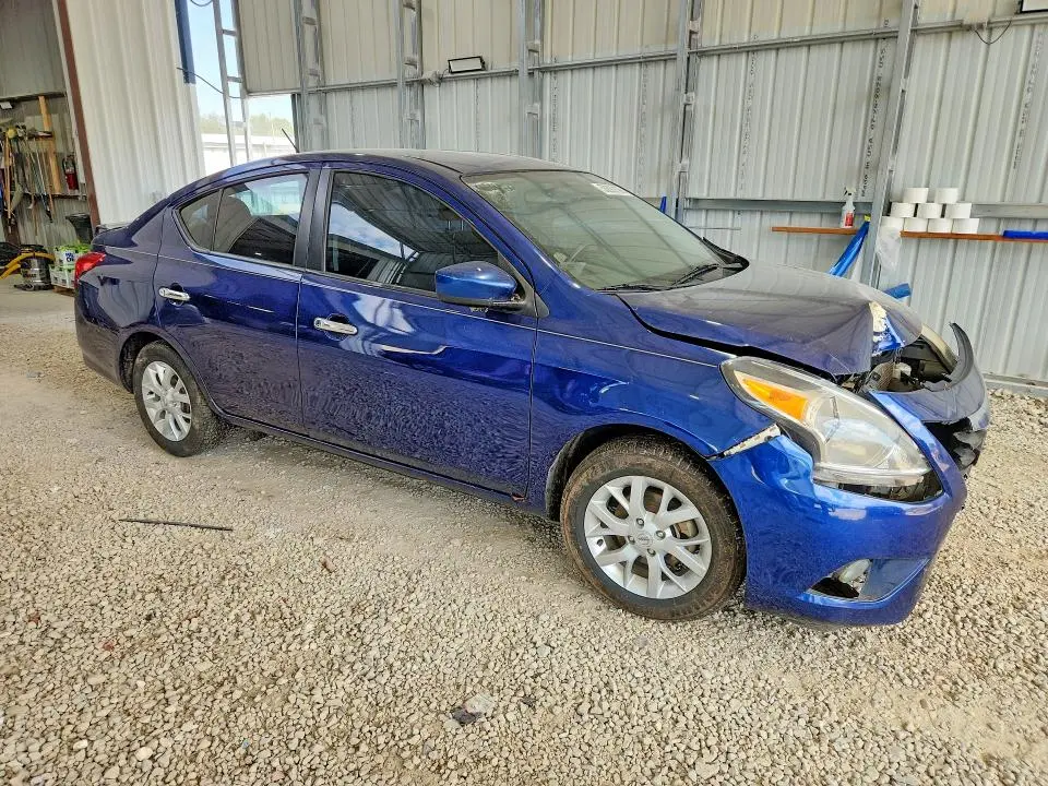 2018 NISSAN VERSA SV  