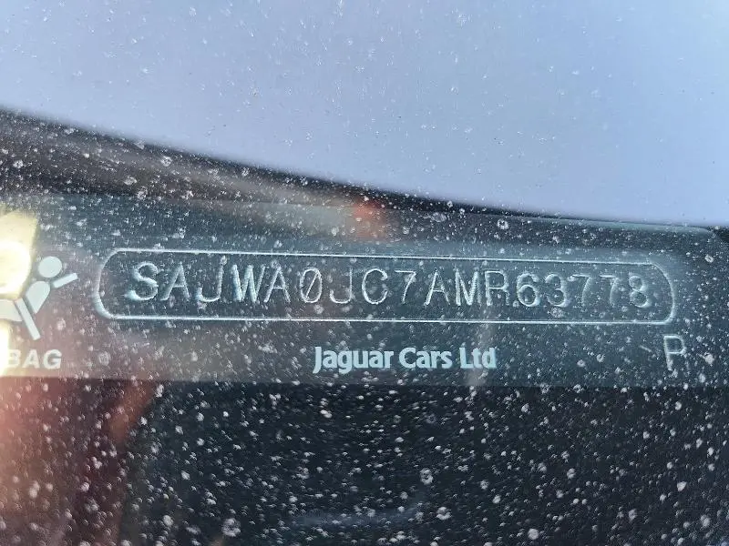 2010 JAGUAR XF R  