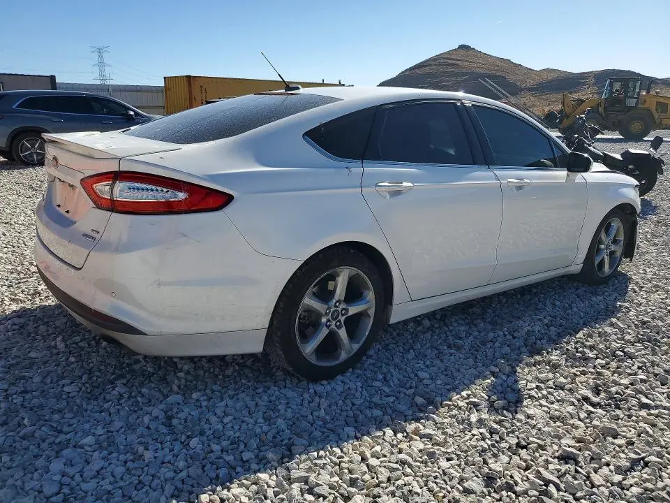 2015 FORD FUSION SE  