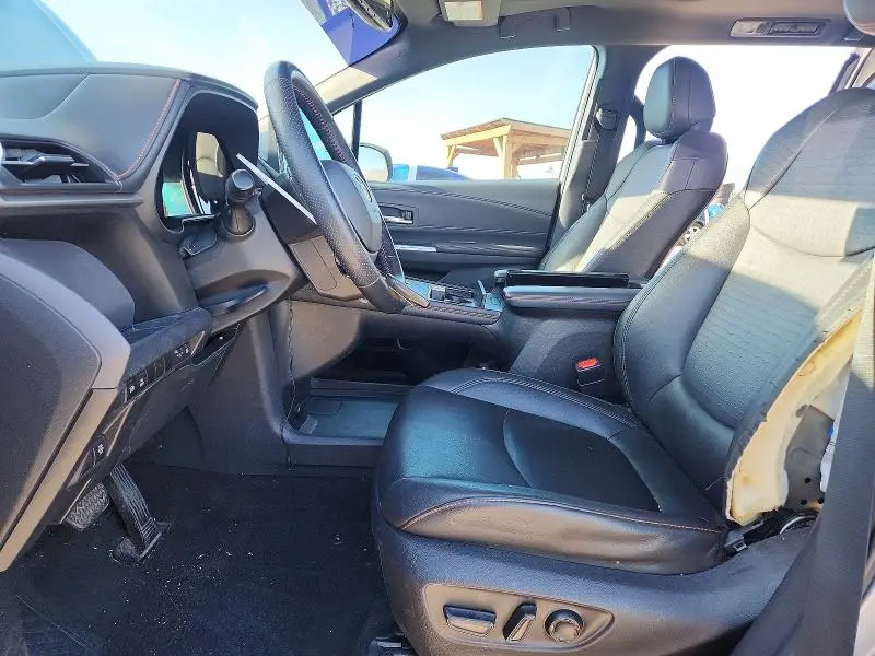 2021 TOYOTA SIENNA XSE  