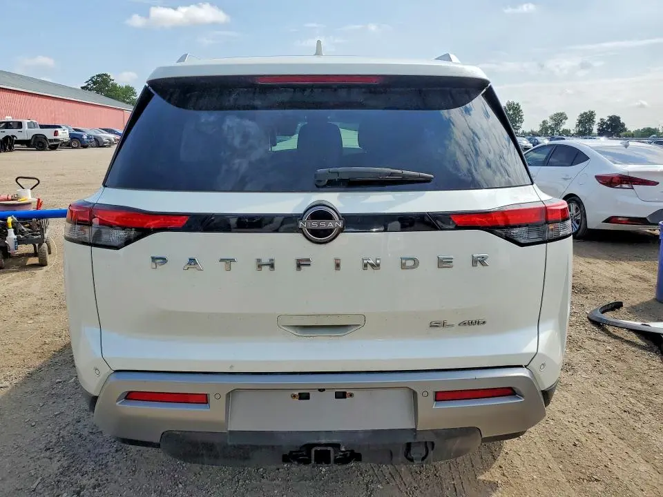 2023 NISSAN PATHFINDER SL  