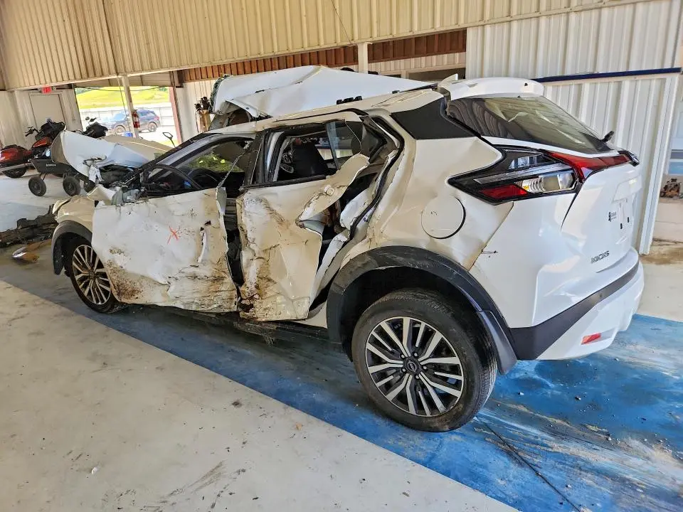 2023 NISSAN KICKS SV  