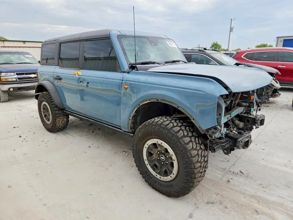 2023 FORD BRONCO BASE  