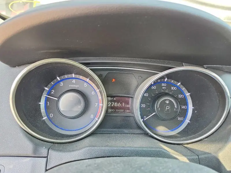 2011 HYUNDAI SONATA SE  
