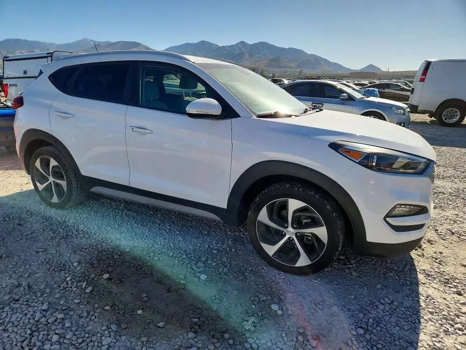 2017 HYUNDAI TUCSON SPORT  