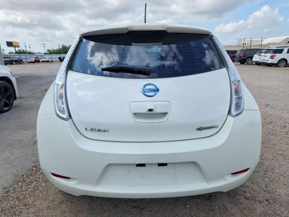 2015 NISSAN LEAF SV  
