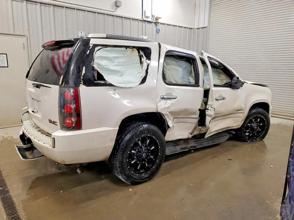 2010 GMC YUKON DENALI  