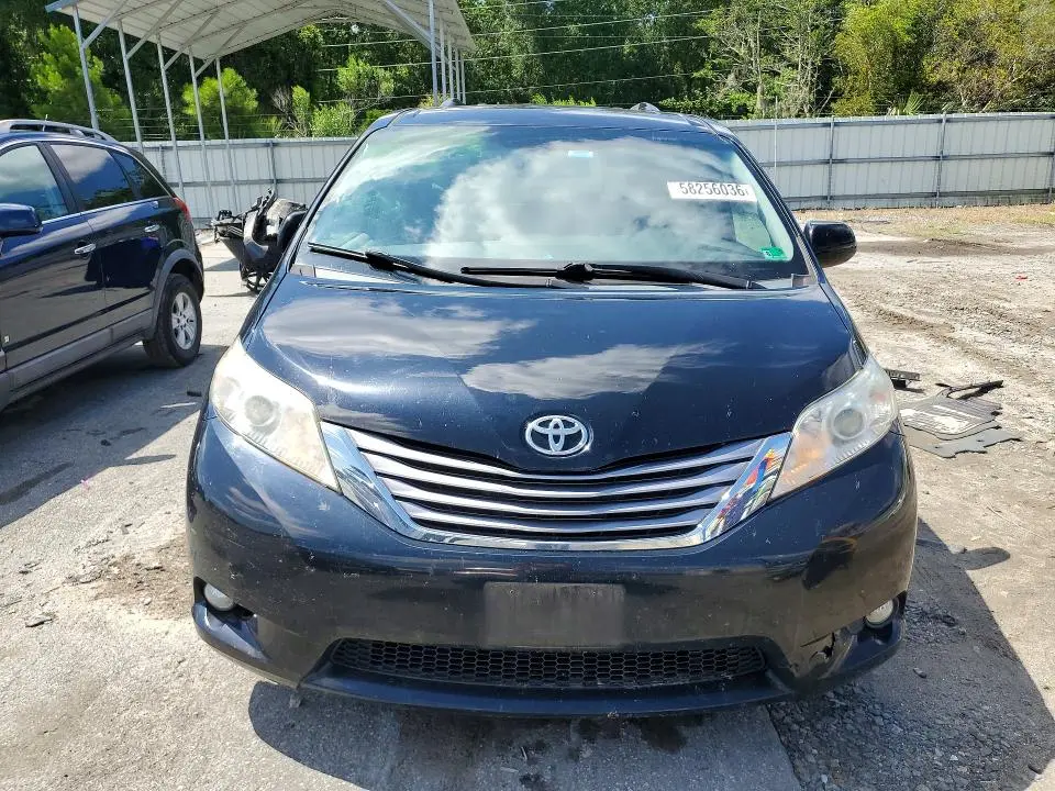 2016 TOYOTA SIENNA XLE 8-PASSENGER  