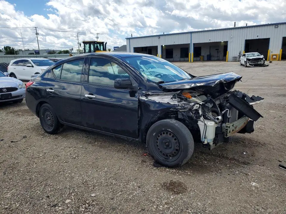 2014 NISSAN VERSA 1.6 SV  