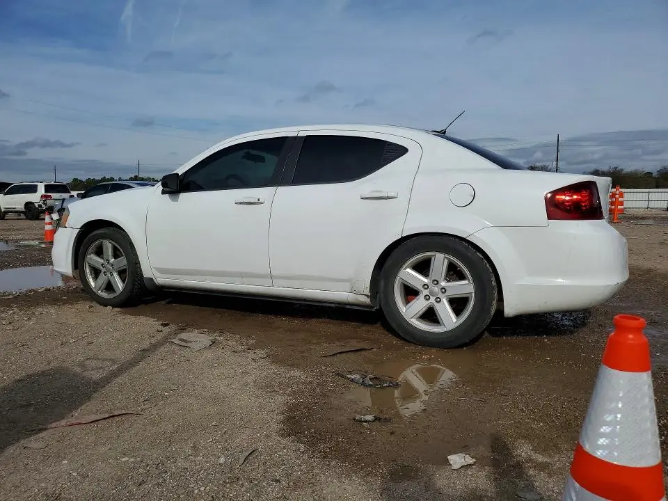 2013 DODGE AVENGER SE  