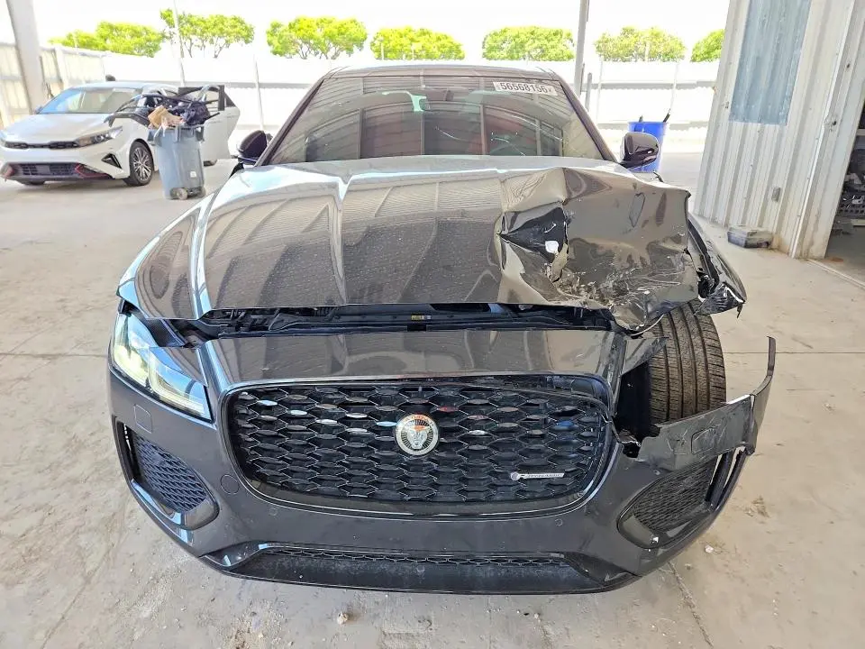 2024 JAGUAR XF R-DYNAMIC SE  