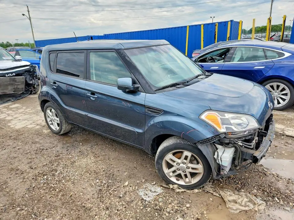 2011 KIA SOUL +  