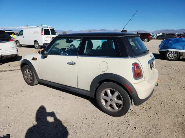 2010 MINI COOPER   