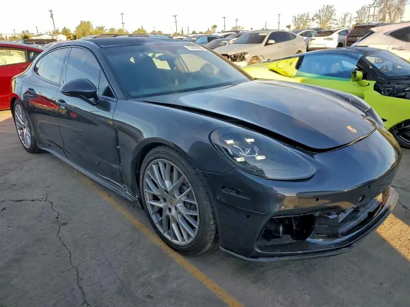2017 PORSCHE PANAMERA 2  