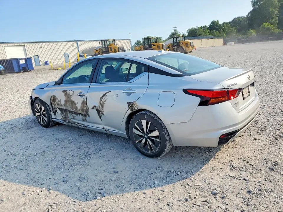 2022 NISSAN ALTIMA SV  