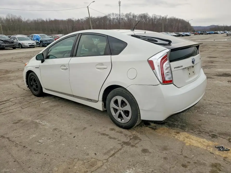 2015 TOYOTA PRIUS   