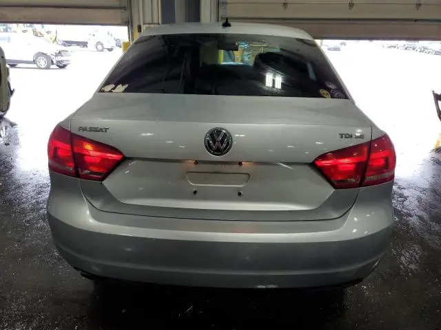 2013 VOLKSWAGEN PASSAT SE  
